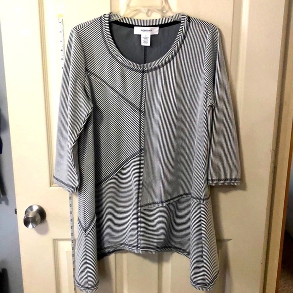 Shark bite stripped top - Picture 11 of 11